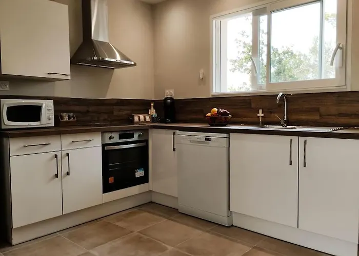 Charmante Maison Avec Jardin Aux Portes Des Gorges De L'ardeche Casa de Férias