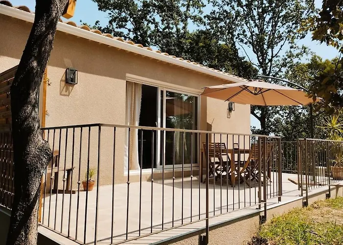 Casa de Férias Charmante Maison Avec Jardin Aux Portes Des Gorges De L'ardeche